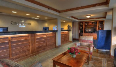 Quality-Inn Front Desk Pigeon Forge
